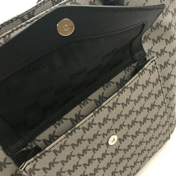 MICHAEL KORS JET SET LARGE POCKET MF TOTE BLACK - Picture 7 of 16